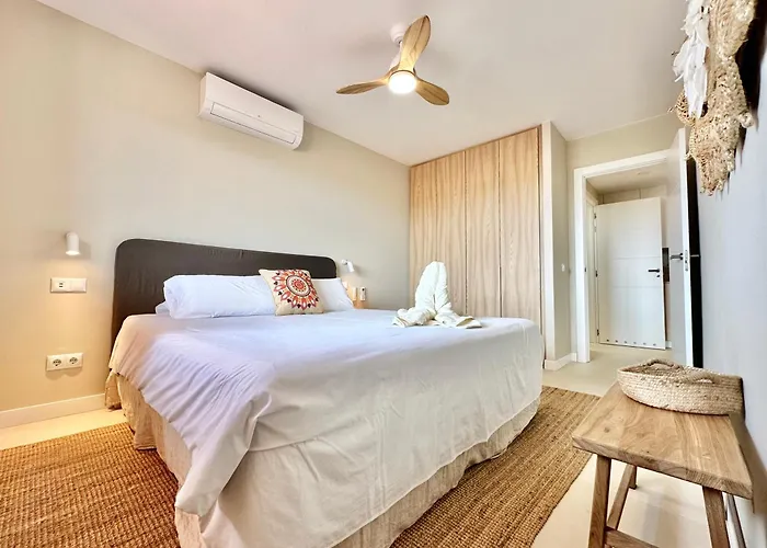 Paradise Ocean And Volcano View *